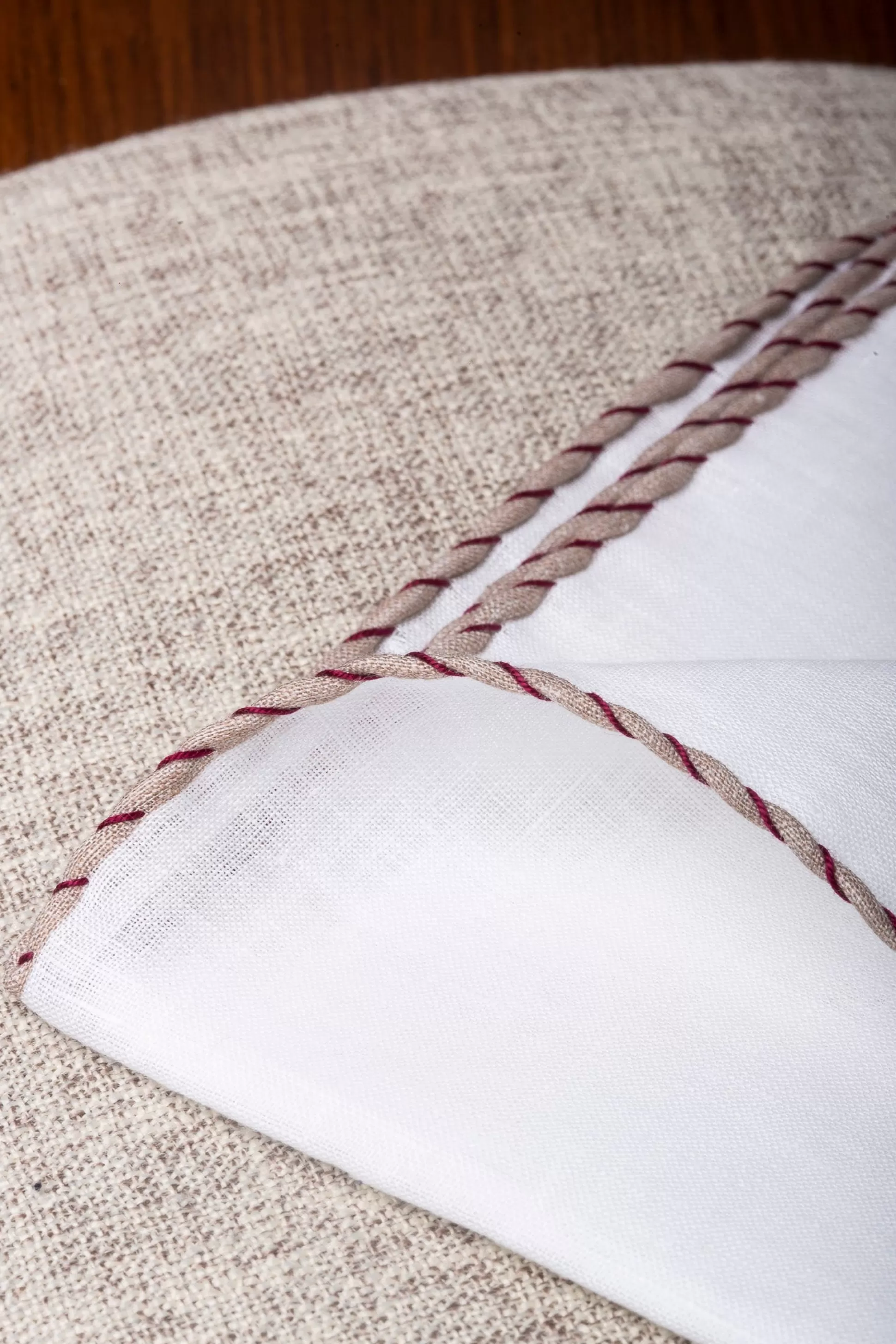 White Linen Pocket Square With Beige And Red Edges - Made In Italy | Pini Parma Discount