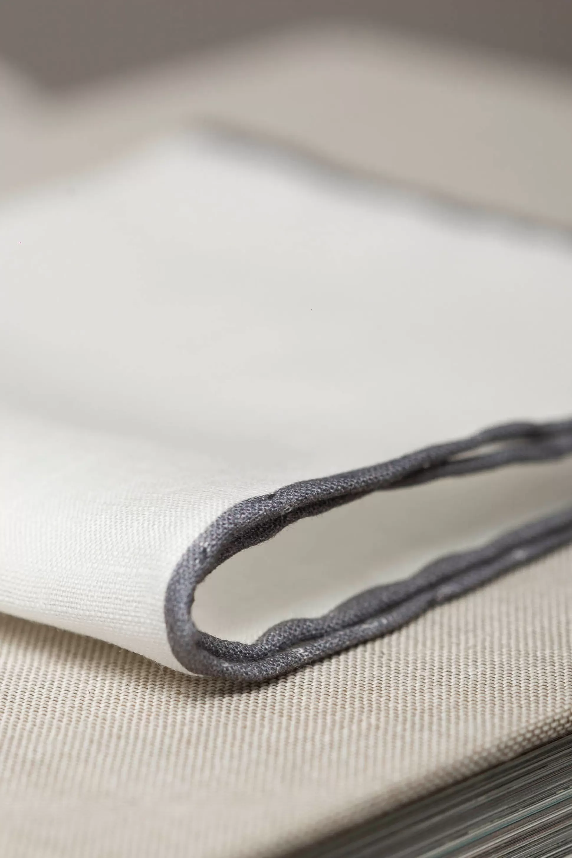 White/Grey Linen Pocket Square - Made In Italy | Pini Parma Sale